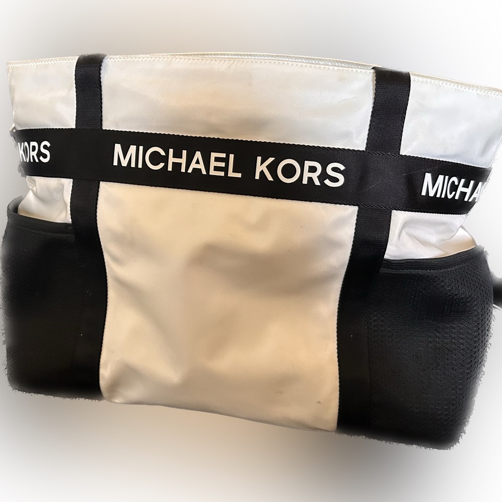 Michael Kors Handbag White and Black in Color